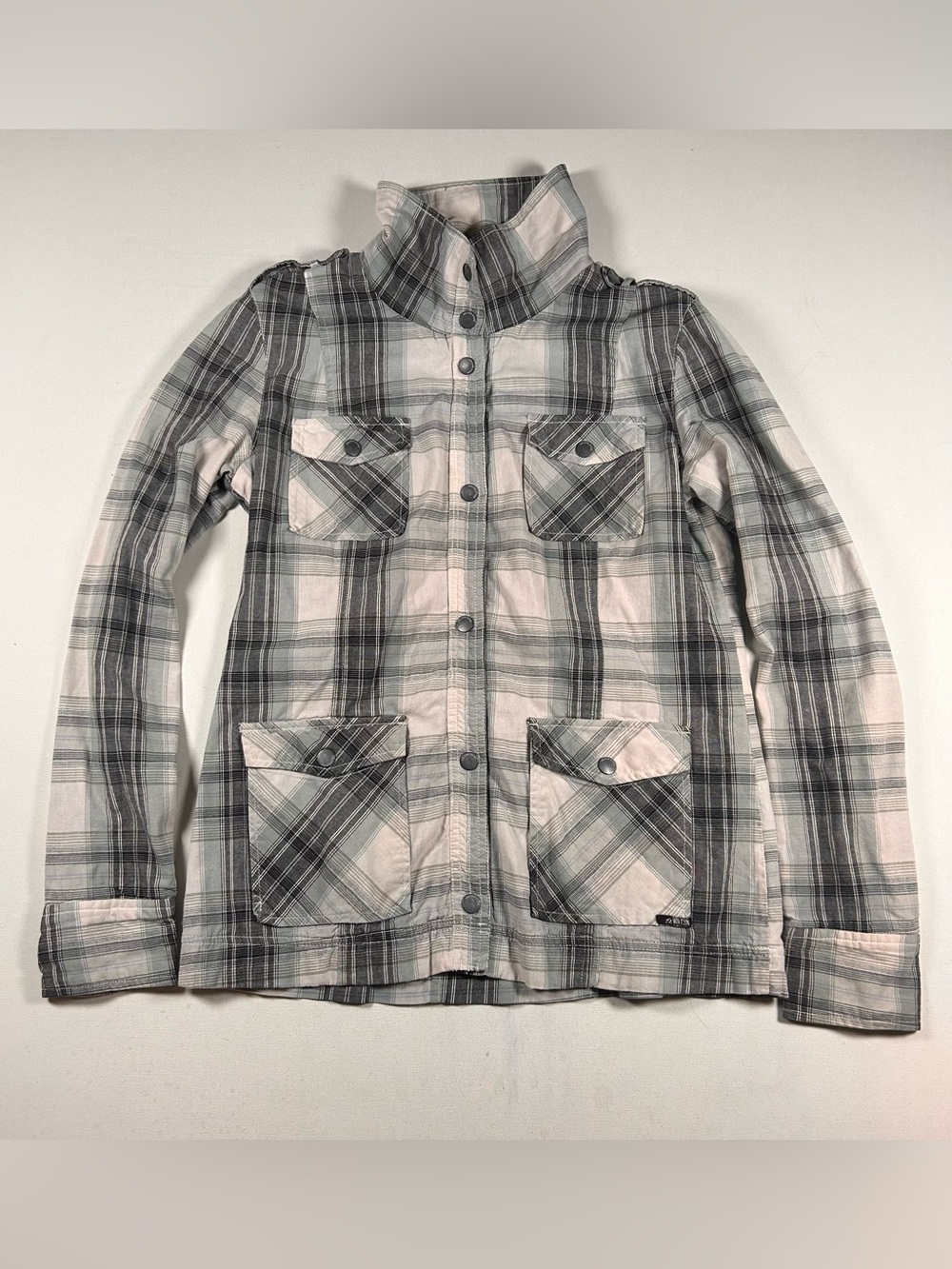 Volcom Plaid Mens M Green Black Long Sleeve Button Flannel Shirt Shacket Chore